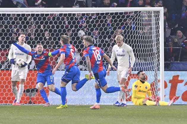 Viktoria Plzen players celebrate the opening goal of the European League of 7th round match Viktoria Plzen vs FC Porto, Pilsen, Czech Republic, January 22, 2026. (CTKxPhoto MiroslavxChaloupka) CTKPhotoP2026012209311  CTKPhotoP2026012209311