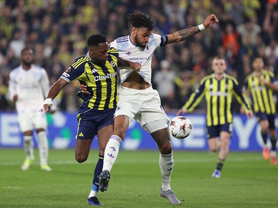 Fenerbahce v Aston Villa - UEFA Europa League ISTANBUL, TURKIYE - JANUARY 22: Jhon Duran (L) of Fenerbahce in action against Tyrone Mings (R) of Aston Villa during the UEFA Europa League week 7 football match between Fenerbahce and Aston Villa at Chobani Stadium in Istanbul, Turkiye, on January 22, 2026. Ali Atmaca Anadolu Istanbul Turkey. Editorial use only. Please get in touch for any other usage.  Copyright: x2026xAnadoluxAlixAtmacax