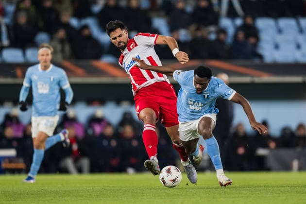 260122 Rodrigao of Crvena Zvezda and Emmanuel Ekong of Malmö FF during the UEFA Europa League football match between Malmö FF and Crvena Zvezda on January 22, 2026 in Malmö Photo Petter Arvidson BILDBYRAN kod PA PA1132 fotboll football soccer fotball uefa europa league europa league malmö ff crvena zvezda bbeng röda stjärnan  Copyright: PETTERxARVIDSON BB260122PA120