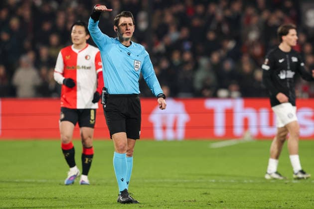 2026-01-22 Feyenoord v SK Sturm Graz - UEFA Europa League, League phase, MD7 ROTTERDAM, NETHERLANDS - JANUARY 22: Referee Umut Meler gestures during the UEFA Europa League, League phase, MD7 match between Feyenoord and SK Sturm Graz at Stadion Feijenoord on January 22, 2026 in Rotterdam, Netherlands. Rotterdam Stadion Feijenoord Netherlands Content not available for redistribution in The Netherlands directly or indirectly through any third parties. Copyright: xHansxvanxderxValkx
