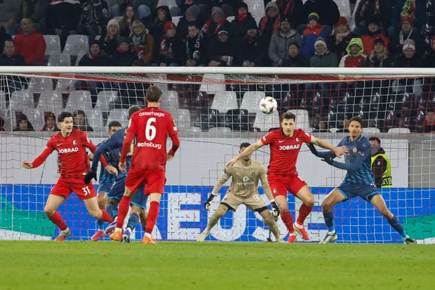 In the penalty area of Maccabi Tel Aviv , Germany, Football, UEFA Europa League, Matchday 7, 2025 2026, SC Freiburg vs Maccabi Tel Aviv, Europa Park Stadion, Freiburg im Breisgau, 22 01 2026 Freiburg im Breisgau Europa Park Stadion Germany Copyright: xGrantxHubbsx