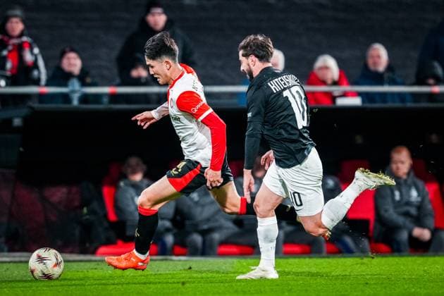 ROTTERDAM , 22-01-2026 , Stadium Feijenoord de Kuip , season 2025 2026 , UEFA Europa League football , match between Feyenoord - Sturm Graz , Feyenoord player Tsuyoshi Watanabe Feyenoord - Sturm Graz  x200999587x Copyright: