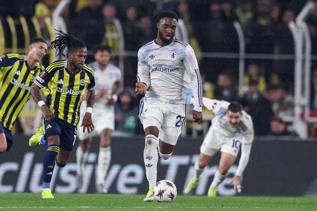 Lamare Bogarde of Aston Villa runs with the ball Fenerbache v Aston Villa, UEFA Europa League, Group Stage, Football, Sukru Saracoglu Stadium, Istanbul, Turkiye - 22 Jan 2026Istanbul Sukru Saracoglu Stadium Turkey EDITORIAL USE ONLY No use with unauthorised audio, video, data, fixture lists, club league logos or live services. Online in-match use limited to 120 images, no video emulation. No use in betting, games or single club league player publications. Copyright: xRaddadxJebarah Shutterstockx 16348379bu