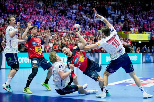 Handball European Championship 2026 Spain Norway Herning, Denmark 20260122 Norway s Sander Sagosen, Spain s Victor Romero, Norway s Magnus Fredriksen, Spain s Alex Dujshebaevog and Norway s Vetle Ronningen during the European Championship handball match between Spain and Norway at the Boxen arena in Herning Photo Stian Lysberg Solum NTB Herning Denmark EDITORIAL USE ONLY RESTRICTED USE FOR BETTING COMPANIES  Copyright: xStianxLysbergxSolumx xNTBx