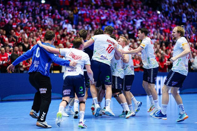 Norway cheers after victory end of match DEN, Spain vs, Norway, Handball, EHF European Championship 2026, Main Round, Matchday 1, 22 01 2026 DEN, Spain vs, Norway, Handball, EHF European Championship 2026, Main Round, Matchday 1, 22 01 2026 Herning Copyright: xEibner-Pressefoto MarcelxvonxFehrnx EP_MFN