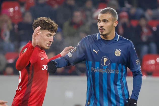 Philipp Treu SC Freiburg, 29 and Saied Abu Farchi Maccabi Tel Aviv, 34 , Germany, Football, UEFA Europa League, Matchday 7, 2025 2026, SC Freiburg vs Maccabi Tel Aviv, Europa Park Stadion, Freiburg im Breisgau, 22 01 2026 Freiburg im Breisgau Europa Park Stadion Germany Copyright: xGrantxHubbsx