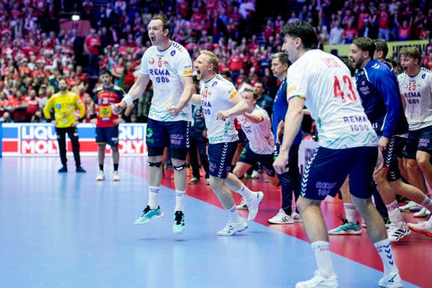 Handball European Championship 2026 Spain Norway Herning, Denmark 20260122 Norway s Sander Sagosen and Kevin Gulliksen celebrate after the European Championship handball match between Spain and Norway at the Boxen arena in Herning Photo Stian Lysberg Solum NTB Herning Denmark EDITORIAL USE ONLY RESTRICTED USE FOR BETTING COMPANIES  Copyright: xStianxLysbergxSolumx xNTBx