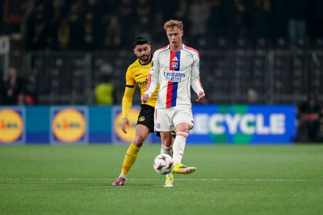 Switzerland UEFA Europa League 2025 26, BSC Young Boys vs Olympique Lyonnais Stadion Wankdorf, Bern Adam Karabec 7 Lyon in duel with Loris Benito 23 Young Boys Bern Stadion Wankdorf Bern Switzerland Copyright: xKjetilxWaberx