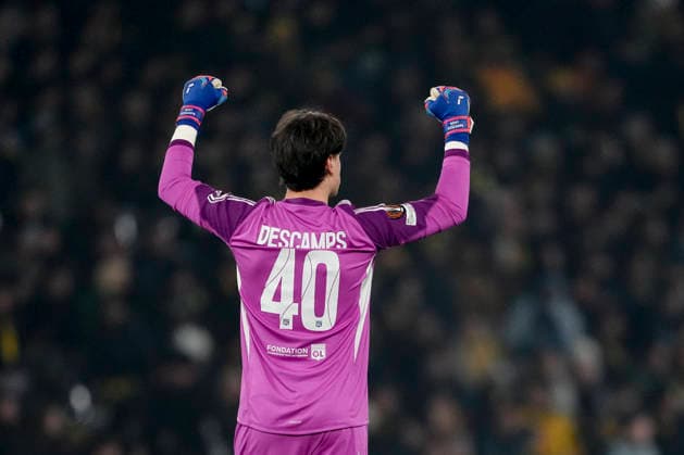 Switzerland UEFA Europa League 2025 26, BSC Young Boys vs Olympique Lyonnais Stadion Wankdorf, Bern Goalkeeper Descamps 40 Lyon cheers after Ainsley Maitlands goal Niles 98 Lyon Bern Stadion Wankdorf Bern Switzerland Copyright: xKjetilxWaberx