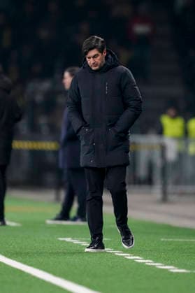 Switzerland UEFA Europa League 2025 26, BSC Young Boys vs Olympique Lyonnais Stadion Wankdorf, Bern head coach Paulo Fonseca Lyon looks disappointed Bern Stadion Wankdorf Bern Switzerland Copyright: xKjetilxWaberx