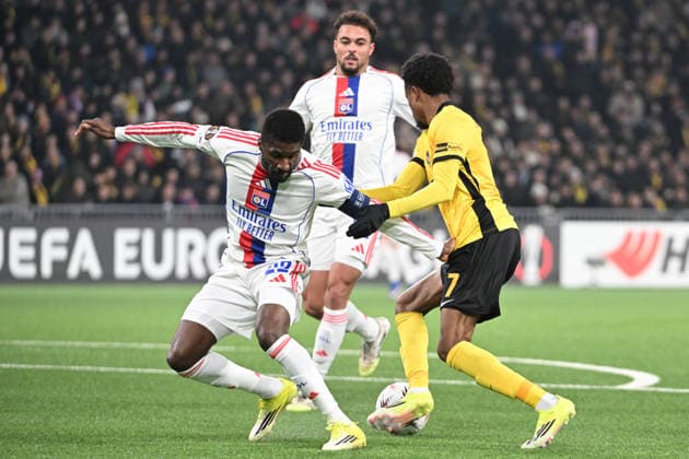 BERN, SWITZERLAND JANUARY 22 Clinton Mata of Olympique Lyonnais l against Alan Virginius of Young Boys r during the UEFA Europa League 2025 26 League Phase MD7 match between BSC Young Boys and Olympique Lyonnais at Stadion Wankdorf on January 22, 2026 in Bern, Switzerland Bern Stadion Wankdorf Bern Switzerland Copyright: xJustPictures.ch ManuelxWinterbergerx jp-en-EuSpIm-MWI_6693