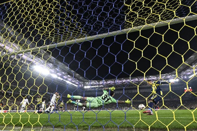 Fenerbahce v Aston Villa - UEFA Europa League ISTANBUL, TURKIYE - JANUARY 22: Ederson Santana De Moraes (31) of Fenerbahce in action during the UEFA Europa League week 7 football match between Fenerbahce and Aston Villa at Chobani Stadium in Istanbul, Turkiye, on January 22, 2026. Serhat Cagdas Anadolu Istanbul Turkey. Editorial use only. Please get in touch for any other usage.  Copyright: x2026xAnadoluxSerhatxCagdasx