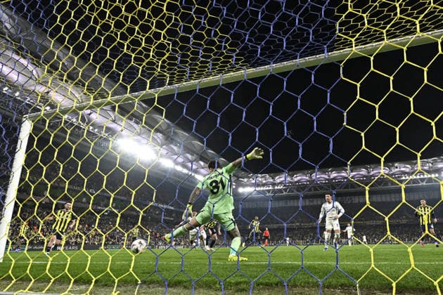 Fenerbahce v Aston Villa - UEFA Europa League ISTANBUL, TURKIYE - JANUARY 22: Ederson Santana De Moraes (31) of Fenerbahce in action during the UEFA Europa League week 7 football match between Fenerbahce and Aston Villa at Chobani Stadium in Istanbul, Turkiye, on January 22, 2026. Serhat Cagdas Anadolu Istanbul Turkey. Editorial use only. Please get in touch for any other usage.  Copyright: x2026xAnadoluxSerhatxCagdasx