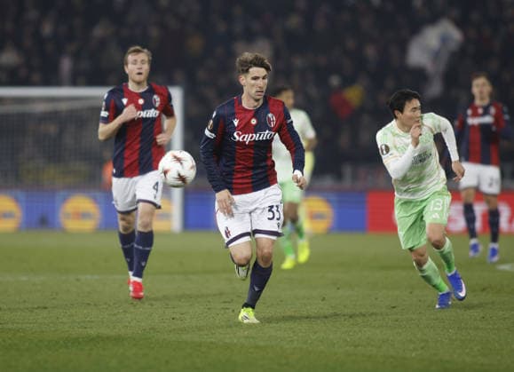 Juan Miranda of Bologna FC during the Uefa Europa League 2025 26 season football match between Bologna FC and Celtic Glasgow on 22 January 2026 at â?? Renato Dall Ara Stadium, Bologna, Italy. Photo Nderim KACELI  Copyright: xNderimxKaceli IPAxSportx xipa-agency.netx xx IPA_70426490 IPA_Agency_IPA70426490
