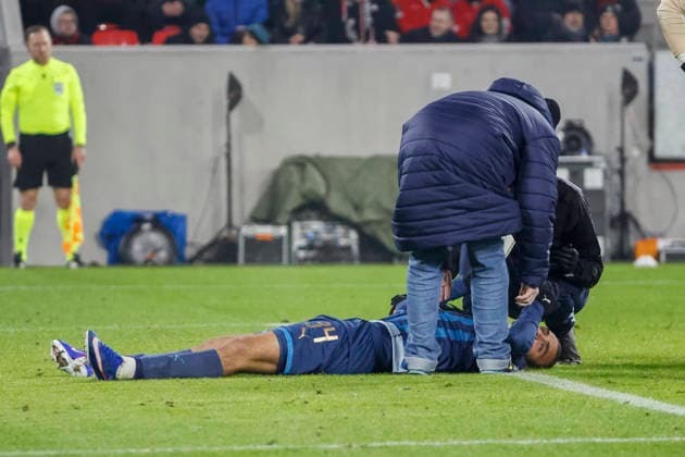 Saied Abu Farchi Maccabi Tel Aviv, 34 injured on the ground , Germany, Football, UEFA Europa League, Matchday 7, 2025 2026, SC Freiburg vs Maccabi Tel Aviv, Europa Park Stadion, Freiburg im Breisgau, 22 01 2026 Freiburg im Breisgau Europa Park Stadion Germany Copyright: xGrantxHubbsx
