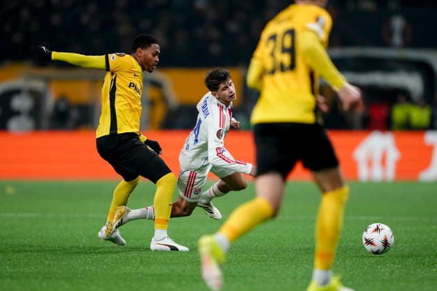 Switzerland UEFA Europa League 2025 26, BSC Young Boys vs Olympique Lyonnais Stadion Wankdorf, Bern Rayan Raveloson 45 Young Boys in duel with Kholis Merah 44 Lyon Bern Stadion Wankdorf Bern Switzerland Copyright: xKjetilxWaberx