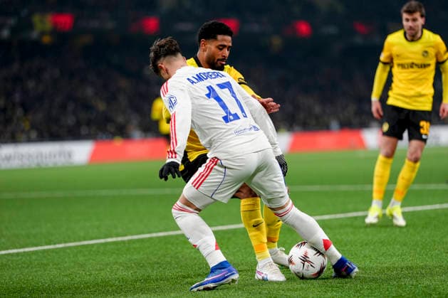 Switzerland UEFA Europa League 2025 26, BSC Young Boys vs Olympique Lyonnais Stadion Wankdorf, Bern Afonso Moreira 17 Lyon in duel with Saidy Janko 17 Young Boys Bern Stadion Wankdorf Bern Switzerland Copyright: xKjetilxWaberx