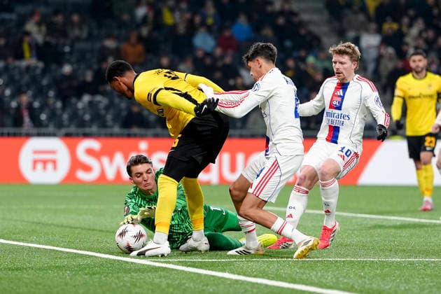 Switzerland UEFA Europa League 2025 26, BSC Young Boys vs Olympique Lyonnais Stadion Wankdorf, Bern Goalkeeper Marvin Keller 1 Young Boys with a save Bern Stadion Wankdorf Bern Switzerland Copyright: xKjetilxWaberx