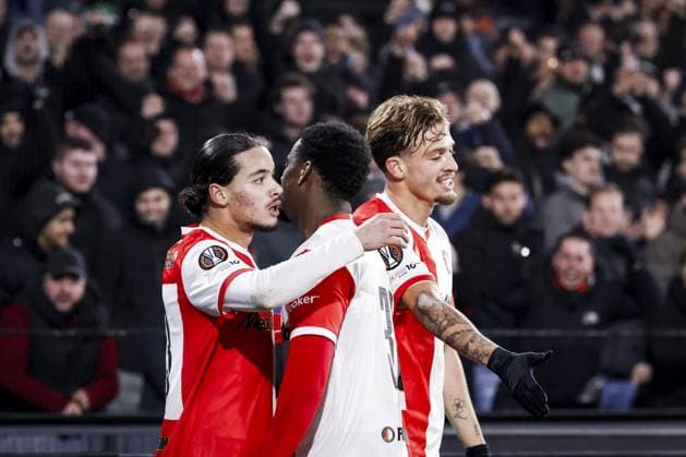 ROTTERDAM (l-r) Luciano Valente of Feyenoord, Jordan Lotomba of Feyenoord, and Anis Hadj Moussa of Feyenoord celebrate the 2-0 goal during the UEFA Europa League match between Feyenoord and SK Sturm Graz at Feyenoord Stadion de Kuip on January 22, 2026, in Rotterdam, Netherlands. BAS CZERWINSKI ANP UEFA Europa League 2025 26 League Phase MD7 2025-2026 xVIxANPxSportx xxANPxIVx 548261324 originalFilename: 548261324.jpg