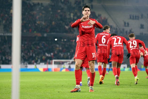 22 01 2026, xrekx, Football UEFA Europa League, SC Freiburg Maccabi Tel Aviv v l Torjubel nach dem Tor zum celebrating the goal celebrate 1 0 durch Igor Matanovic SC Freiburg DFL DFB REGULATIONS PROHIBIT ANY USE OF PHOTOGRAPHS as IMAGE SEQUENCES and or QUASI VIDEO Freiburg