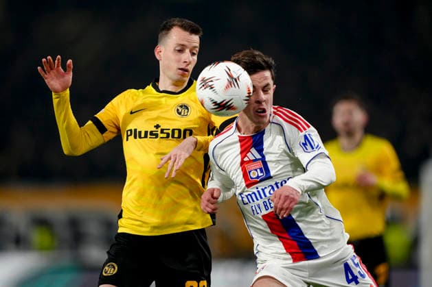 Switzerland UEFA Europa League 2025 26, BSC Young Boys vs Olympique Lyonnais Stadion Wankdorf, Bern Remi Himbert 45 Lyon in duel with Sandro Lauper 30 Young Boys Bern Stadion Wankdorf Bern Switzerland Copyright: xKjetilxWaberx