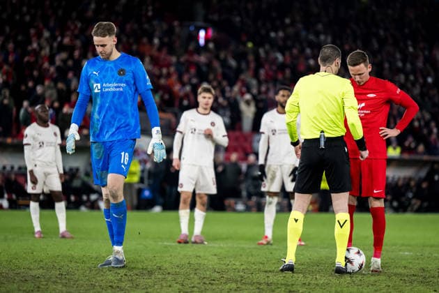260122 Goalkeeper Elias Rafn Olafsson of Midtjylland during the UEFA Europa League football match between Brann and Midtjylland on January 22, 2026 in Bergen Photo Marius Simensen BILDBYRAN COP 238 MM0054 bbeng fotboll football soccer fotball uefa europa league brann midtjylland  Copyright: MARIUSxSIMENSEN BB260122ZW043