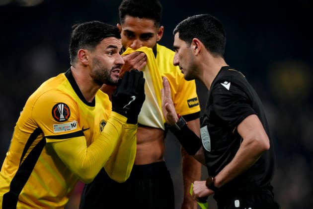 Switzerland UEFA Europa League 2025 26, BSC Young Boys vs Olympique Lyonnais Stadion Wankdorf, Bern Loris Benito 23 Young Boys after receiving a yellow card from referee Aliyar Aghayev Bern Stadion Wankdorf Bern Switzerland Copyright: xKjetilxWaberx