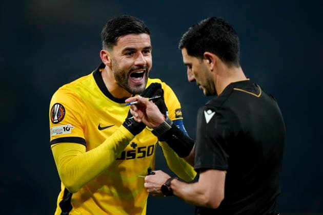 Switzerland UEFA Europa League 2025 26, BSC Young Boys vs Olympique Lyonnais Stadion Wankdorf, Bern Loris Benito 23 Young Boys after receiving a yellow card from referee Aliyar Aghayev Bern Stadion Wankdorf Bern Switzerland Copyright: xKjetilxWaberx