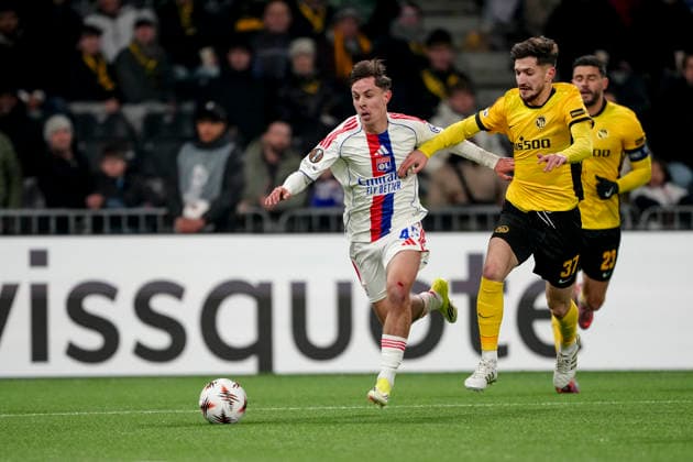 Switzerland UEFA Europa League 2025 26, BSC Young Boys vs Olympique Lyonnais Stadion Wankdorf, Bern Remi Himbert 45 Lyon in duel with Armin Gigovic 37 Young Boys Bern Stadion Wankdorf Bern Switzerland Copyright: xKjetilxWaberx