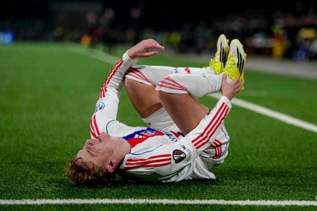 Switzerland UEFA Europa League 2025 26, BSC Young Boys vs Olympique Lyonnais Stadion Wankdorf, Bern Adam Karabec 7 Lyon on the pitch after a foul Bern Stadion Wankdorf Bern Switzerland Copyright: xKjetilxWaberx