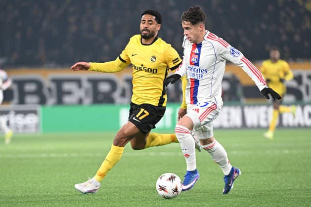 BERN, SWITZERLAND JANUARY 22 Saidy Janko of Young Boys l against Afonso Moreira of Olympique Lyonnais r during the UEFA Europa League 2025 26 League Phase MD7 match between BSC Young Boys and Olympique Lyonnais at Stadion Wankdorf on January 22, 2026 in Bern, Switzerland Bern Stadion Wankdorf Bern Switzerland Copyright: xJustPictures.ch ManuelxWinterbergerx jp-en-EuSpIm-MWI_6805