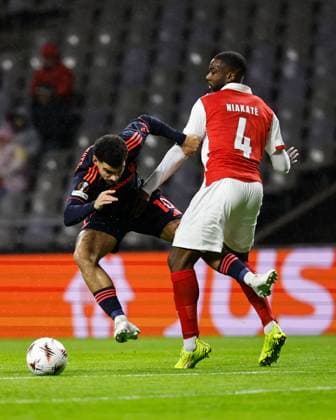 Morgan Gibbs-White of Nottingham Forest and Sikou Niakate of Sporting Braga Braga v Nottingham Forest, UEFA Europa League, Group Stage, Football, Braga Municipal Stadium, Braga, Portugal - 22 Jan 2026Braga Braga Municipal Stadium Portugal EDITORIAL USE ONLY No use with unauthorised audio, video, data, fixture lists, club league logos or live services. Online in-match use limited to 120 images, no video emulation. No use in betting, games or single club league player publications. Copyright: xRubenxAlbarran Shutterstockx 16348423c