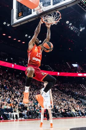 MUNICH, GERMANY - JANUARY 22: Isiaha Mike (FC Bayern Muenchen, 22) dunks during the Turkish Airlines EuroLeague match between FC Bayern Muenchen vs. Valencia Basket at SAP Garden on round 24 of Turkish Airlines EuroLeague on January 22, 2026 in Munich, Germany. Bavaria Germany Copyright: xSteffiexWunderlx