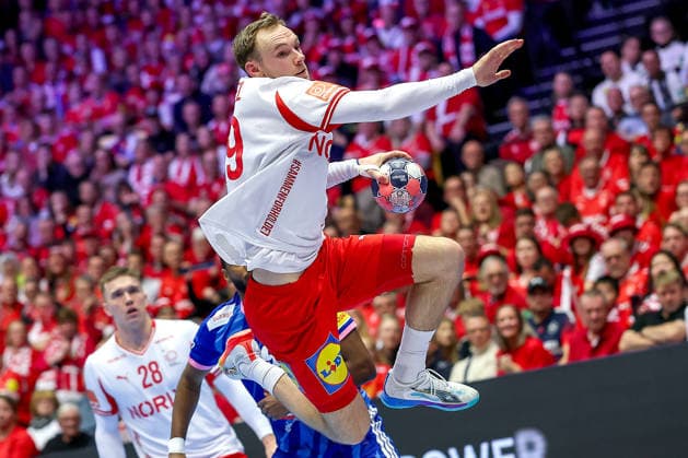 22 01 2026, Handball, Men s EHF EURO 2026, France Denmark, Jyske Bank Boxen in Herning, Denmark, Main Round Mathias Gidsel Denmark 19 throws on goal Denmark