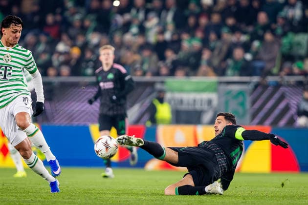 FERENCVAROS - PANATHINAIKOS Jonathan Levi of Ferencvaros and Tasos Bakasetas of Panathinaikos during the league phase of UEFA Europa league football match between Ferencvarosi TC and Panathinaikos FC. Groupama Arena, Ferencvaros Arena, Budapest, Hungary, January 22, 2026. Photo by Branislav Racko Copyright: xx 080A5879