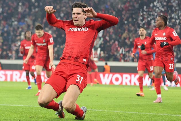 22 01 2026, xrekx, Football UEFA Europa League, SC Freiburg Maccabi Tel Aviv v l Torjubel nach dem Tor zum celebrating the goal celebrate 1 0 durch Igor Matanovic SC Freiburg DFL DFB REGULATIONS PROHIBIT ANY USE OF PHOTOGRAPHS as IMAGE SEQUENCES and or QUASI VIDEO Freiburg