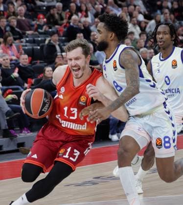 Bayerns 13 Andreas OBST against Valencias 8 MONTERO Basketball Bayern Valencia Euroleague, FC Bayern Basketball Valencia Basket, Round 24, Season 2025 2026, on 22 01 2026 in Munich, S A P G A R D E N, Germany Source Copyright Credit Oryk HAIST xBASKETBALL-BAYERN-VALENCIAx