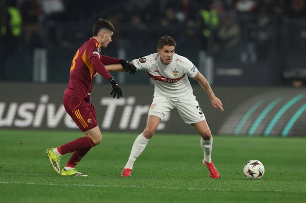 January 22, 2026, Rome, Lazio, Italy: Chema Andres of Stuttgart and Roma s Matias Soule during the UEFA Europa League 2025 26 League Phase MD7 match between AS Roma and VfB Stuttgart at Stadio Olimpico on January 22, 2026 in Rome, Italy Rome Italy - ZUMAl131 20260122_zsp_l131_007 Copyright: xCiroxDexLucax