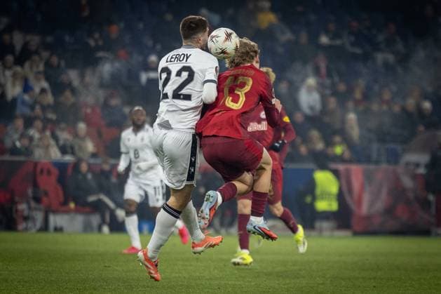Action between Leo Leroy 22 FC Basel 1893 and Frans Kraetzig 13 FC Red Bull Salzburg , FC Salzburg vs FC Basel 1893, Football, Men, UEFA Europa League, Season 2025 2026, League phase, Matchday 7, 22 01 2026 Wals Siezenheim Salzburg Austria Copyright: xkolbert-press MartinxAgüerax