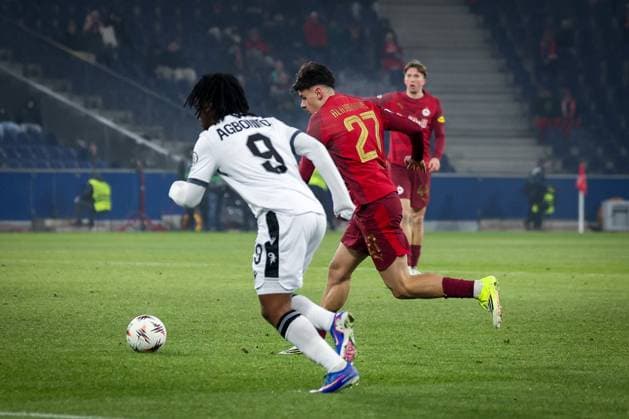 Kerim Alajbegovic 27 FC Red Bull Salzburg scores the 2 0, against Jeremy Nosakhare Agbonifo 9 FC Basel 1893 , FC Salzburg vs FC Basel 1893, Football, Men, UEFA Europa League, Season 2025 2026, League phase, Matchday 7, 22 01 2026 Wals Siezenheim Salzburg Austria Copyright: xkolbert-press MartinxAgüerax