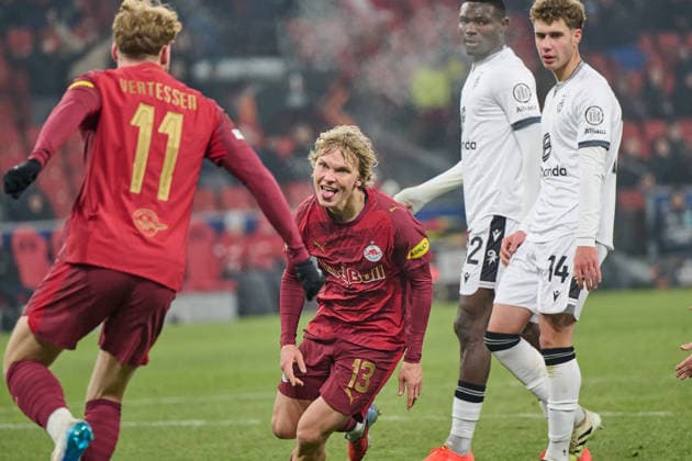 Salzburg, Austria January 22, 2026 Europa League 2025 2026 RB Salzburg vs FC Basel In the picture Frans Krätzig Kraetzig RB scores the goal for 3 0 and cheers with Yorbe Vertessen RB Red Bull Arena Copyright: xFotostandx xWassmuth,xJUERGENxWASSMUTHx