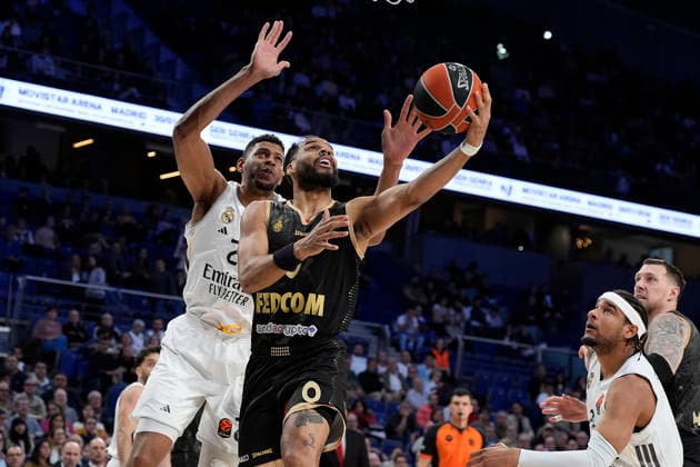 REAL MADRID v AS MONACO. EUROLEAGUE 2025 2026. REGULAR SEASON. ROUND 24. Real Madrid s Walter Tavares (l) and AS Monaco s Elie Okobo during Euroleague Regular Season Round 24 match. January 22, 2026. (ALTERPHOTOS Acero) MadridSpain  Copyright: xAcerox