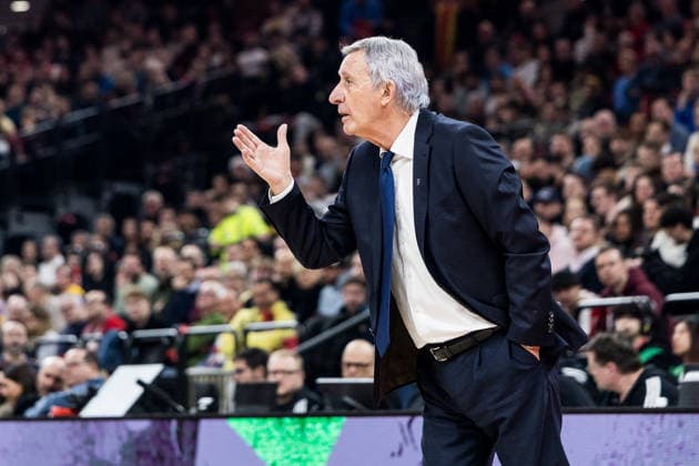 MUNICH, GERMANY - JANUARY 22: Svetislav Pesic (Headcoach FC Bayern Muenchen) gestures during the Turkish Airlines EuroLeague match between FC Bayern Muenchen vs. Valencia Basket at SAP Garden on round 24 of Turkish Airlines EuroLeague on January 22, 2026 in Munich, Germany. Bavaria Germany Copyright: xSteffiexWunderlx