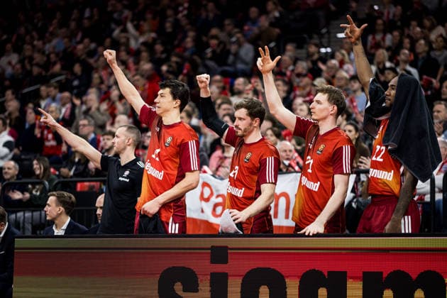 MUNICH, GERMANY - JANUARY 22: FC Bayern Muenchen bench cheers for a three pointer - Vladimir Lucic (FC Bayern Muenchen, 11), Andreas Andi Obst (FC Bayern Muenchen, 13), Justus Hollatz (FC Bayern Muenchen, 21), Isiaha Mike (FC Bayern Muenchen, 22) - during the Turkish Airlines EuroLeague match between FC Bayern Muenchen vs. Valencia Basket at SAP Garden on round 24 of Turkish Airlines EuroLeague on January 22, 2026 in Munich, Germany. Bavaria Germany Copyright: xSteffiexWunderlx
