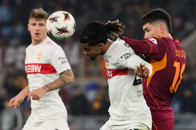 Lorenz Assignon of Stuttgart and Matias Soule of AS Roma compete for the ball during the UEFA Europa League 2025 2026 football match between AS Roma and Vfb Stuttgart at Stadio Olimpico in Rome (Italy), January 22, 2026. AndreaxStaccioli