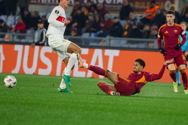 Roma vs Stoccarda Devyne Rensch (AS Roma) During the 2025 26 Europa League football match between Roma and Stuttgart on January 22, 2026 at the Stadio Olimpico in Rome. Photo: Roma stadio Olimpico Roma Italia Copyright: xFABIOxSASSOxFabioxSassox Roma Stoccarda2026_01_22Fabio Sasso4681