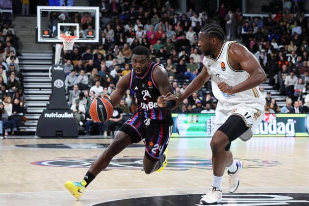 BASKET BALL : Paris Basket Vs Dubai - Euroligue - 22 01 2026 Yakuba Ouattara (Paris) Vs Mfiondu Kabengele (Dubai) ParisFrance  Copyright: xMichaelxBaucherx