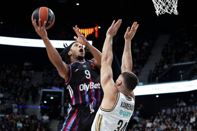 BASKET BALL : Paris Basket Vs Dubai - Euroligue - 22 01 2026 Lamar Stevens (Paris) Vs Kenan Kamenjas (Dubai) ParisFrance  Copyright: xMichaelxBaucherx