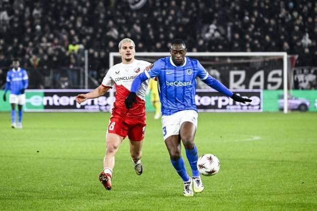 Utrecht s Can Bozdogan and Genk s Mujaid Sadick pictured in action during a soccer game between Dutch soccer club FC Utrecht and Belgian KRC Genk, on Thursday 22 January 2026 in Utrecht, Netherlands, the seventh game (out of 8) in the league phase of the UEFA Europa League competition. TOM GOYVAERTS TomxGoyvaerts  x157812727x