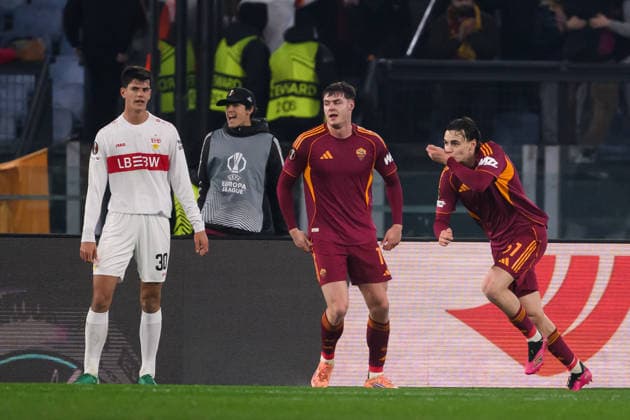 Niccolo Pisilli of AS Roma celebrates with team mates after scoring the goal of 1-0 during the UEFA Europa League 2025 2026 football match between AS Roma and Vfb Stuttgart at Stadio Olimpico in Rome (Italy), January 22, 2026. AndreaxStaccioli